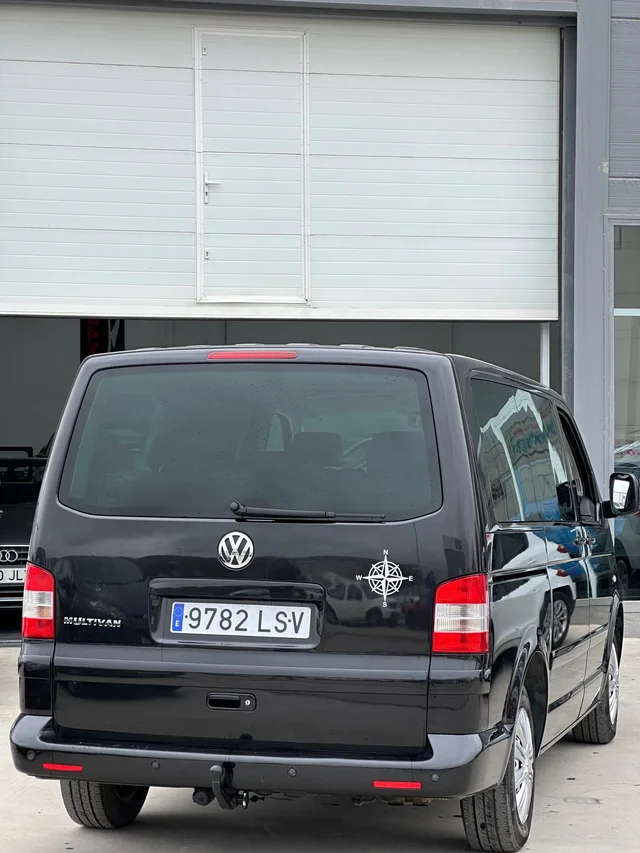 Volkswagen Multivan Atlantis - vista trasera completa