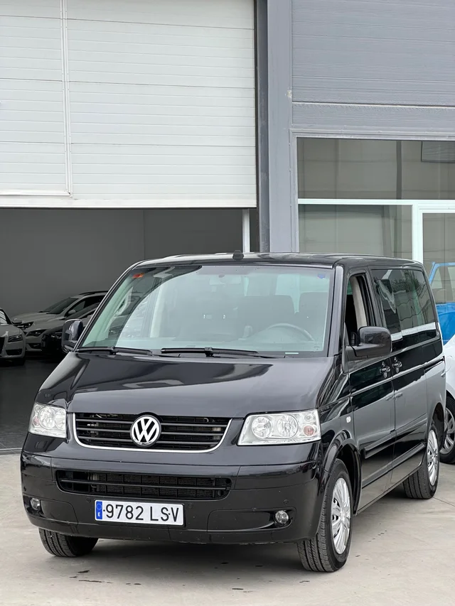 Volkswagen Multivan Atlantis - vista frontal completa