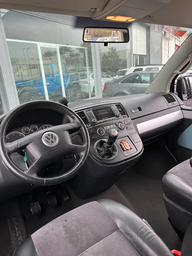 Volkswagen Multivan Atlantis - salpicadero interior delantero